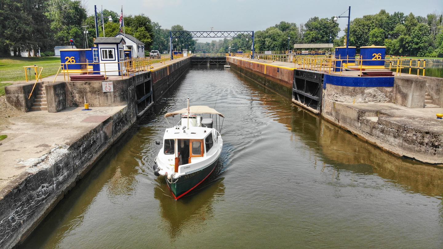 E26 Clyde lock image