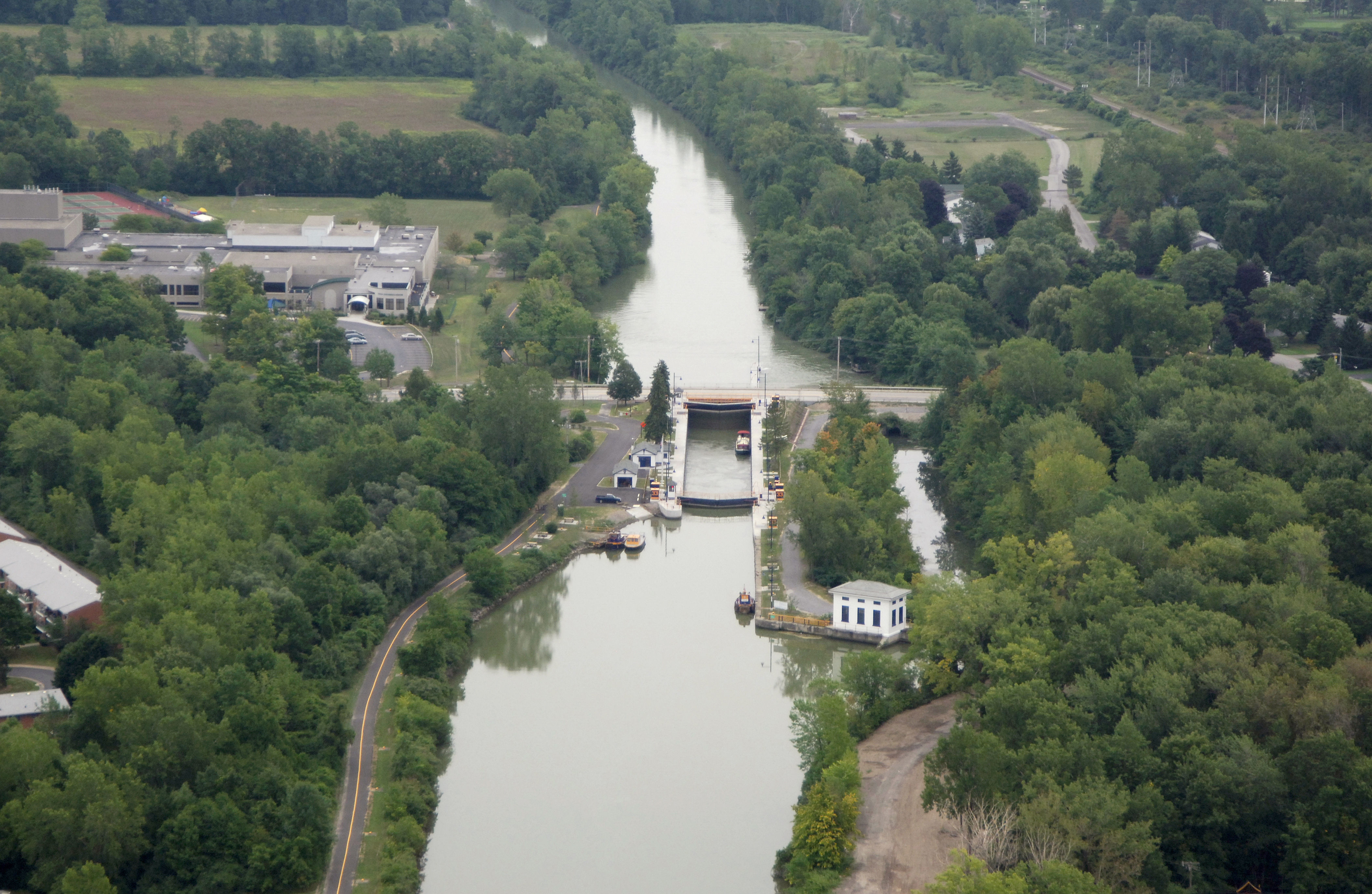 E33 Rochester lock image