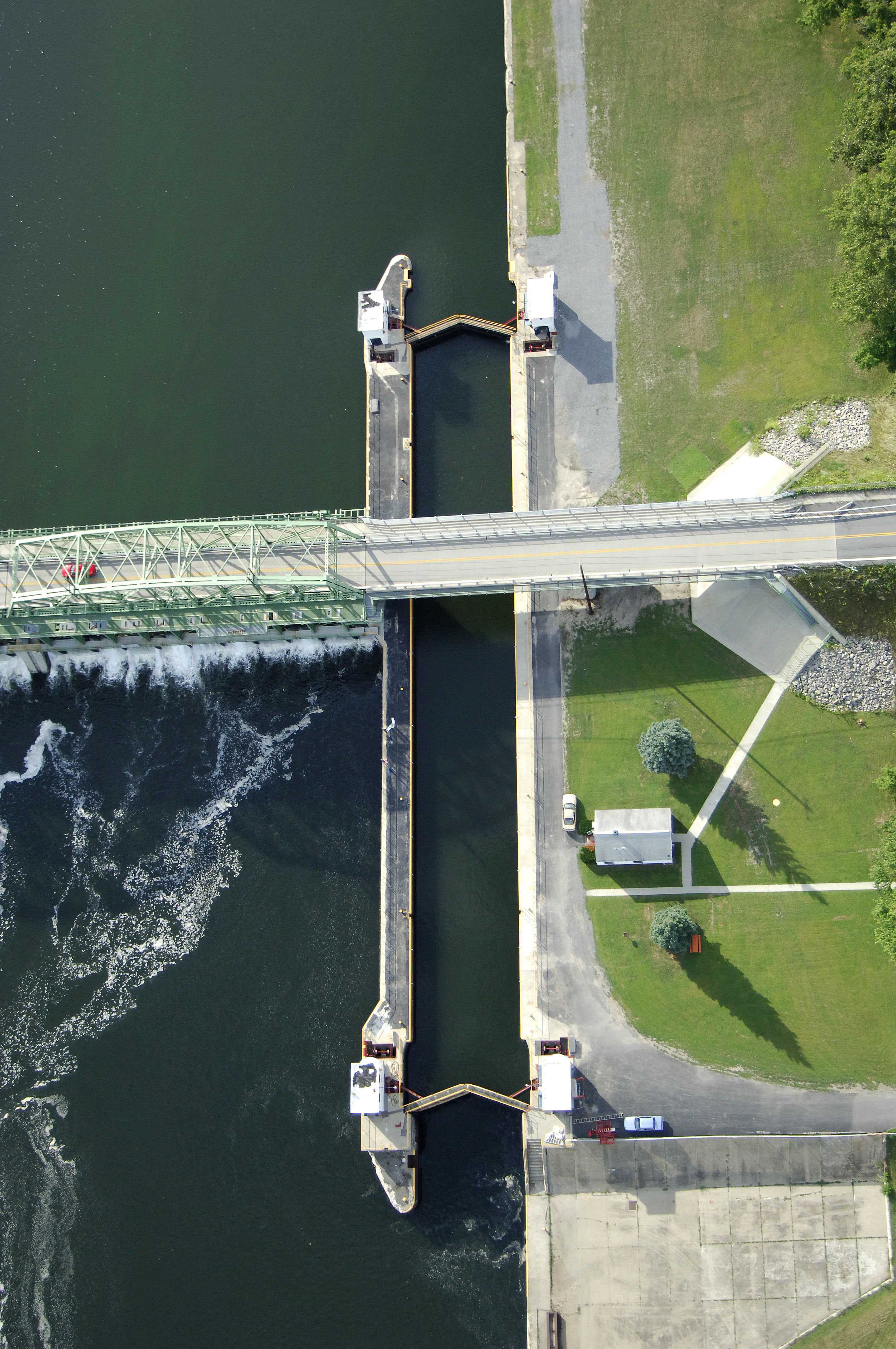E9 Rotterdam lock image