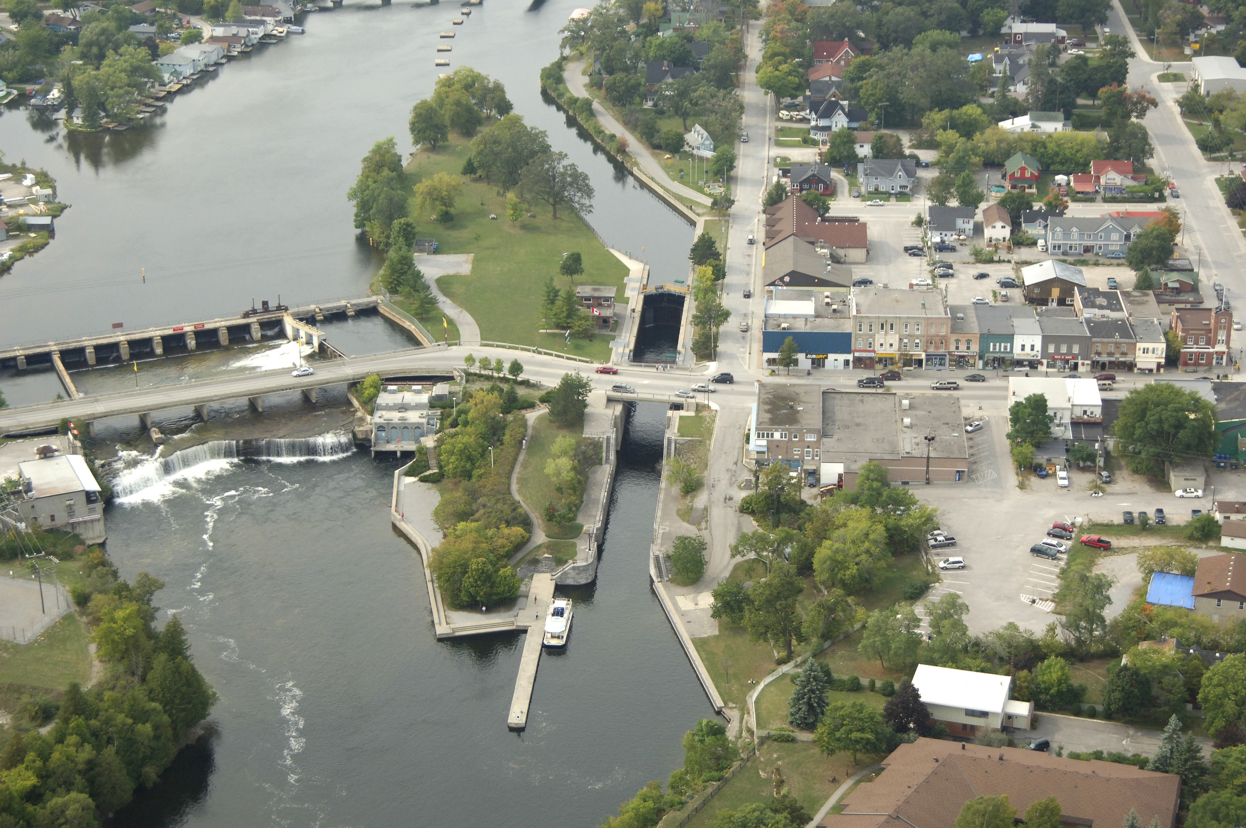 Lock 34 - Fenelon Falls lock image