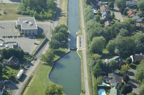 Chambly Canal Lock 5 - Carignan lock image