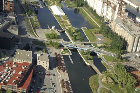 Lachine Canal Lock 4 - C&ocirc;te-Saint-Paul lock image